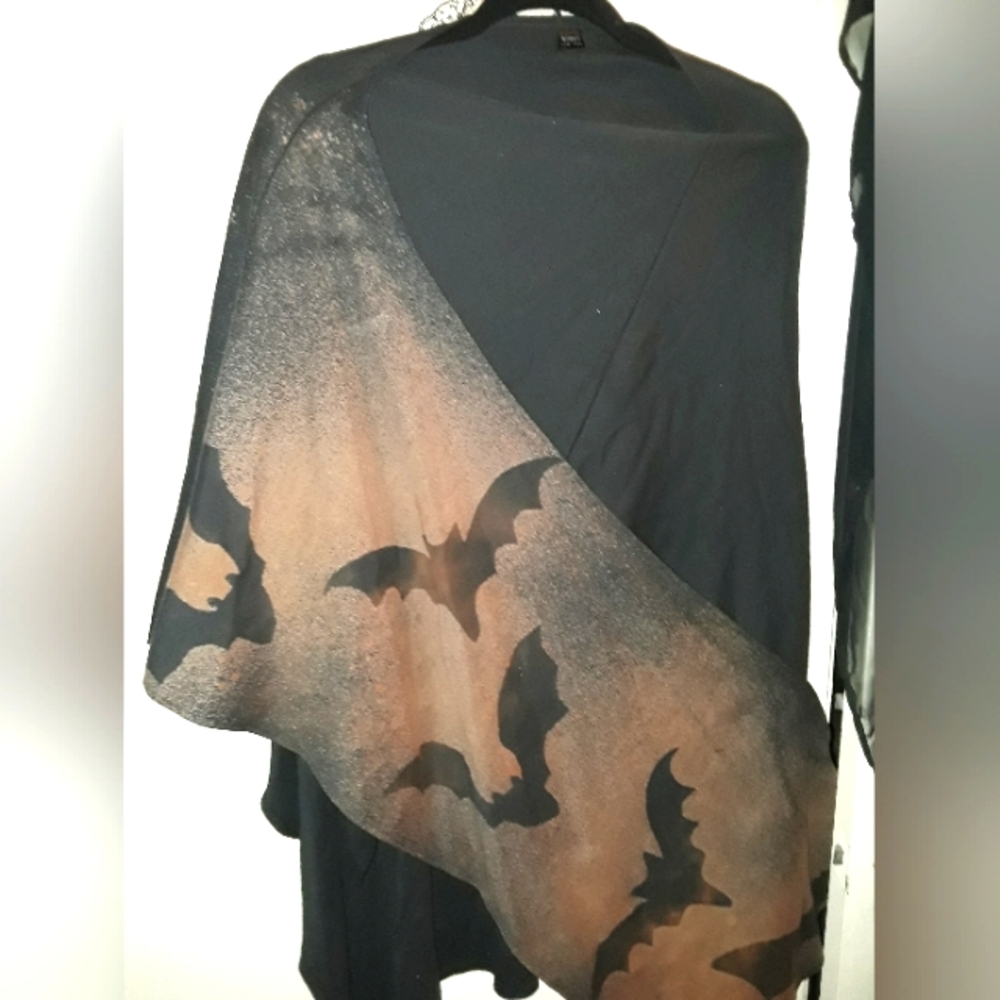 Bat shawl